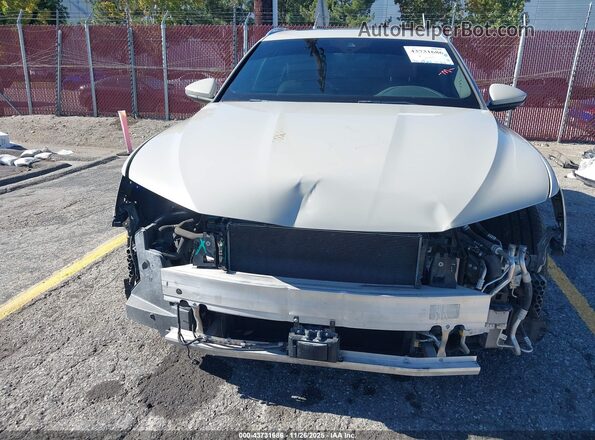 WA1LAAGE2KB011830 2019 AUDI E-TRON Cream Front view