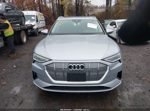 WA1LAAGE4KB023784 2019 AUDI E-TRON Silver Vista del cuadro de instrumentos