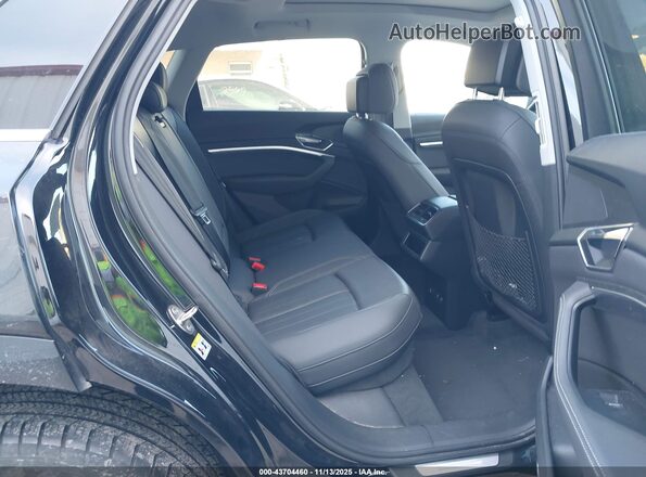 WA1LAAGE5MB022422 2021 AUDI E-TRON Black Widok naklejki z numerem VIN