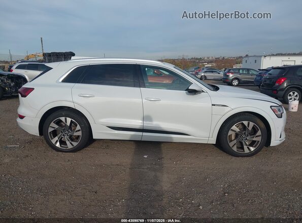 WA1LAAGE6MB022462 2021 AUDI E-TRON White Սալոնի 360 աստիճան տեսք