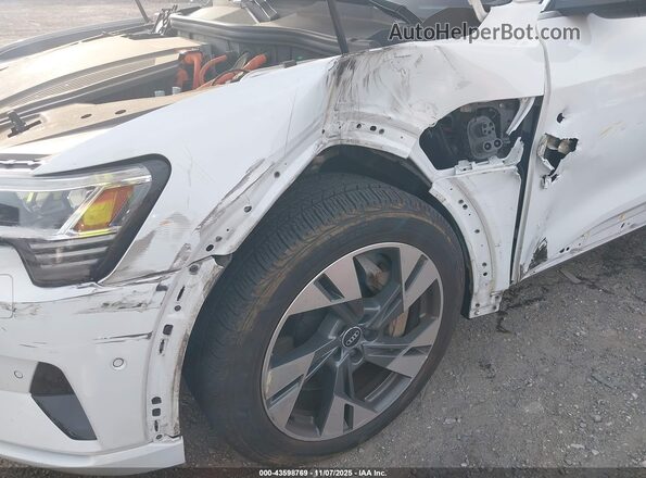 WA1LAAGE6MB022462 2021 AUDI E-TRON White Դիմացի տեսք