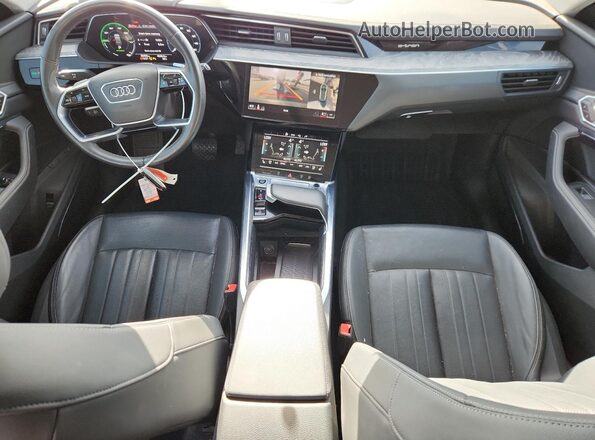 WA1LAAGE6NB011026 2022 AUDI E-TRON Черный Вид панели приборов