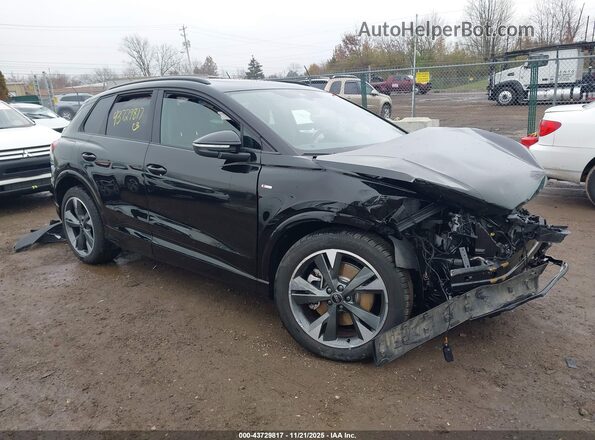 WA1LUBFZ2RP069385 2024 AUDI Q4 Black Delantero derecho