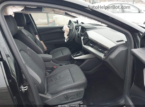 WA1LUBFZ2RP069385 2024 AUDI Q4 Black Vista interior delantera