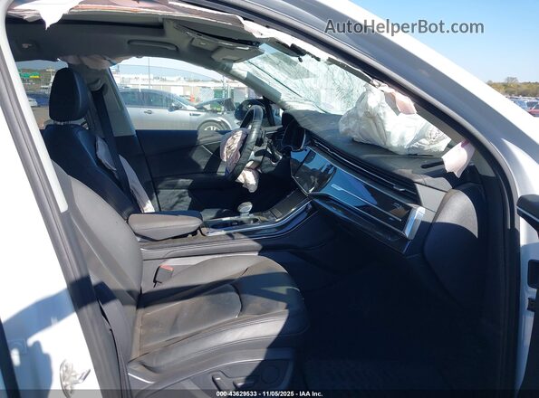 WA1LXBF73PD020670 2023 AUDI Q7 Белый Вид салона спереди