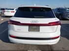 2019 Audi E-tron Premium Plus Белый vin: WA1VABGE3KB018994