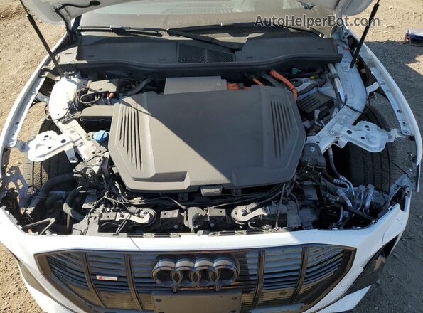 WA1VABGE4NB038742 2022 AUDI E-TRON Белый Вид подкапотного пространства
