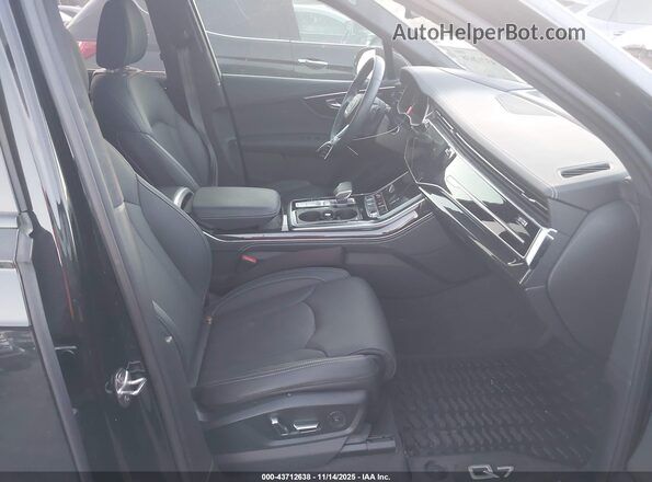 WA1VVBF75SD011086 2025 AUDI Q7 Черный Вид салона спереди