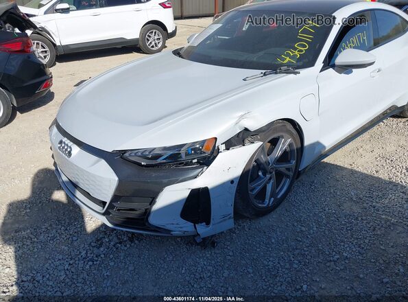 WAUDJBFW8R7002070 2024 AUDI E-TRON Белый Вид спереди