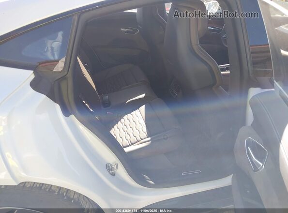 WAUDJBFW8R7002070 2024 AUDI E-TRON Белый Вид наклейки с VIN-кодом