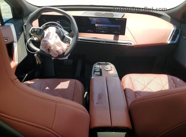 WB523CF03RCR94692 2024 BMW IX Белый Вид панели приборов