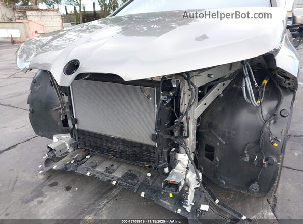 WB523CF08RCP61875 2024 BMW IX Silver Vista frontal