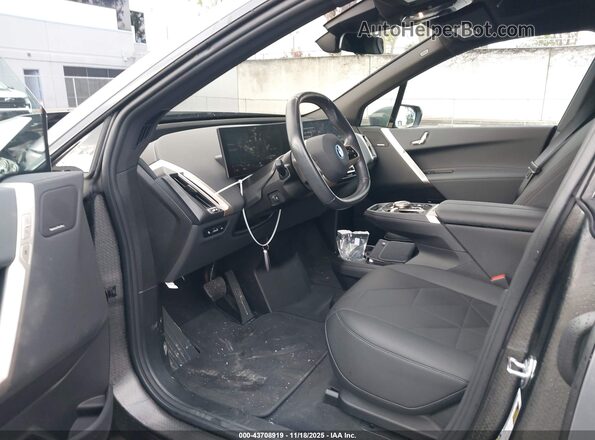 WB523CF08RCP61875 2024 BMW IX Silver 