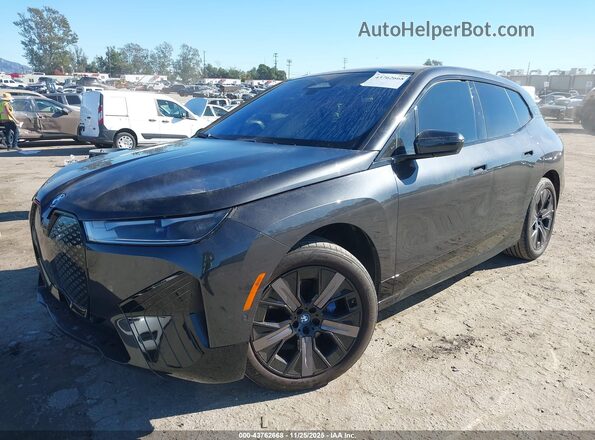 WB523CF08RCR62983 2024 BMW IX Gray Передня ліва чверть