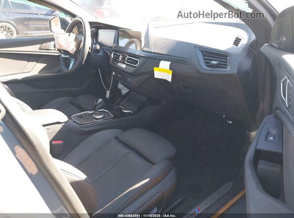 WBA13AL01R7R78117 2024 BMW M235 GRAN COUPE Gray Widok wnętrza z przodu