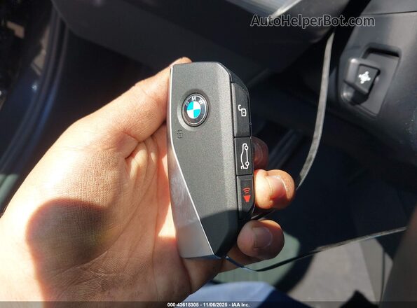 WBA43FJ04SCT58288 2025 BMW OTHER Gray Dashboard view