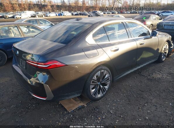 WBA53FJ07RCS70432 2024 BMW 5 SERIES Gray Tył prawy