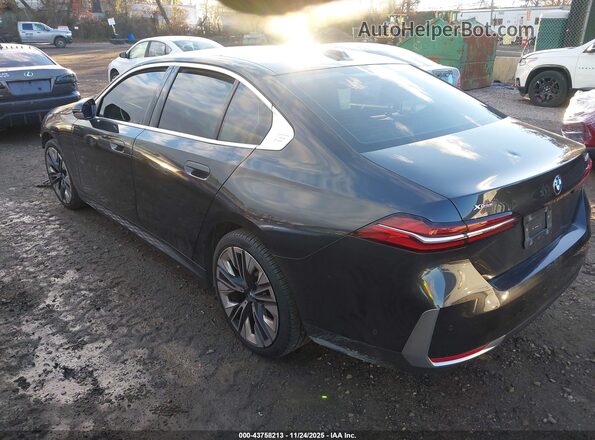 WBA53FJ07RCS70432 2024 BMW 5 SERIES Gray Tył lewy
