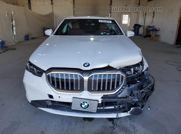 WBA53FJ0XRCP86140 2024 BMW 5 SERIES White წინა ხედი