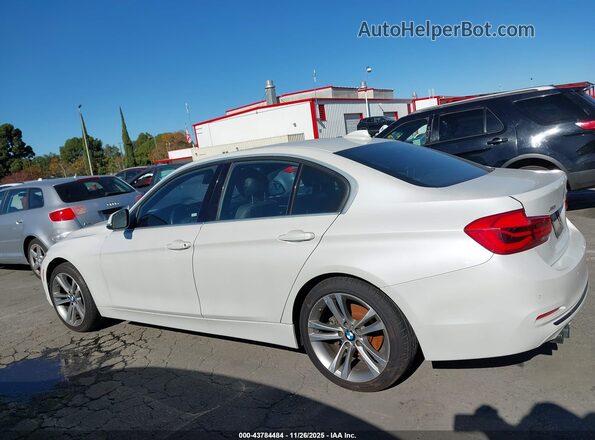 WBA8D9G32HNU62017 2017 BMW OTHER White Vista interior trasera