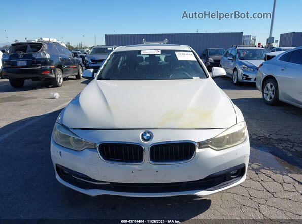 WBA8D9G32HNU62017 2017 BMW OTHER White Vista del salpicadero