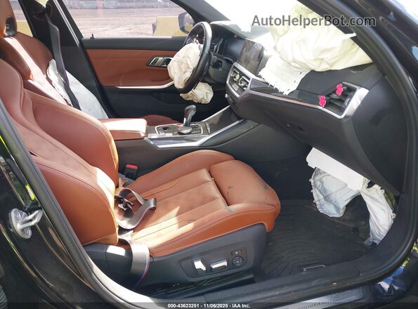 WBS43AY00NFM07235 2022 BMW M3 Черный Вид салона спереди