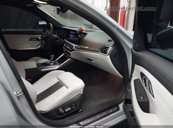 WBS43AY03PFP95645 2023 BMW M3 Blue Widok wnętrza z przodu