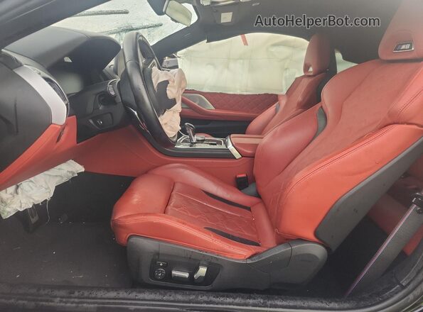 WBSAE0C02PCM95367 2023 BMW M8 Black Widok wnętrza z przodu