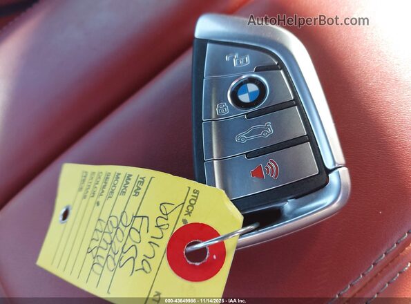 WBSDZ0C06LCD73450 2020 BMW M8 Белый Вид панели приборов
