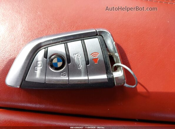 WBSDZ0C09LCD13680 2020 BMW M8 Gray Widok deski rozdzielczej