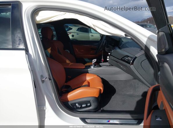 WBSJF0C06LCD98747 2020 BMW M5 White წინა სალონის ხედი