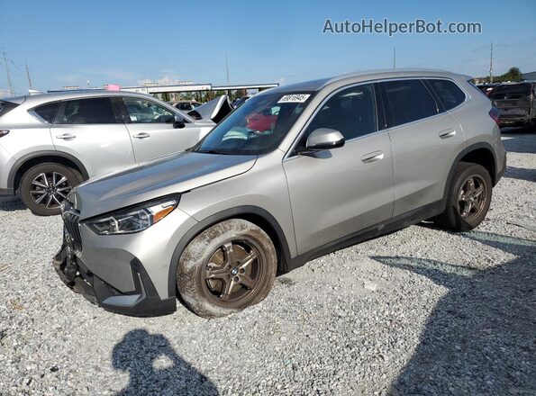 WBX73EF00P5W44334 2023 BMW X1 Серебряный Передняя левая четверть