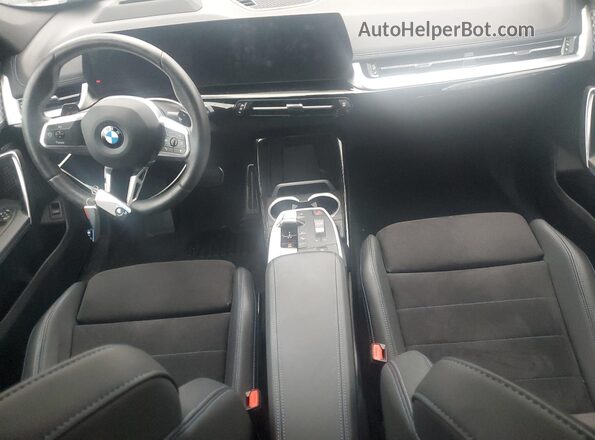 WBX73EF07R5Y79901 2024 BMW X1 Синий Вид панели приборов