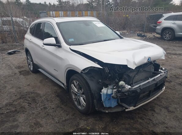 WBXHT3C33H5F72265 2017 BMW X1 Белый Передняя правая четверть