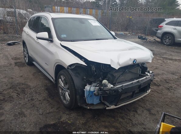 WBXHT3C33H5F72265 2017 BMW X1 Белый Вид задней части салона
