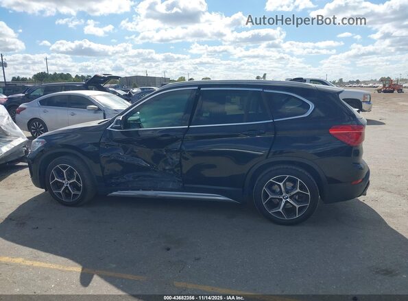 WBXHT3C52K3H35489 2019 BMW X1 Black Панорамний вид салону 360°