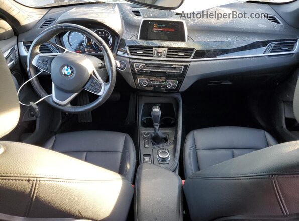 WBXHT3C53K5L37287 2019 BMW X1 Серый Вид панели приборов