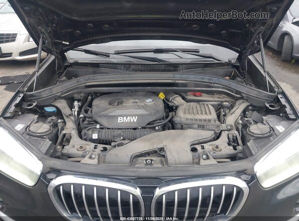 WBXHT3C59K5L35558 2019 BMW X1 Black Вид ззаду
