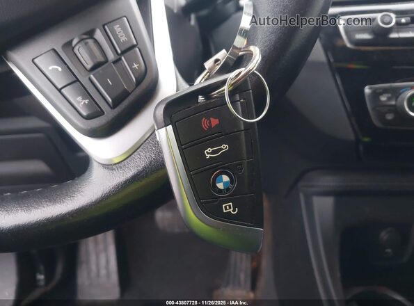 WBXHT3C59K5L35558 2019 BMW X1 Black Вид панелі приладів