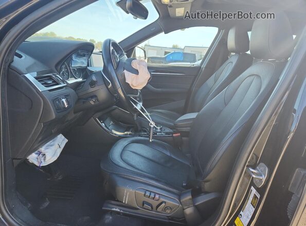 WBXHT3Z33G4A50280 2016 BMW X1 Черный Вид салона спереди