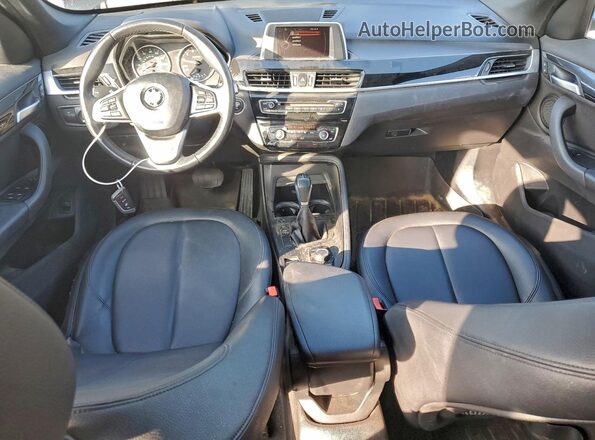 WBXHU7C35HP924607 2017 BMW X1 Черный Вид панели приборов