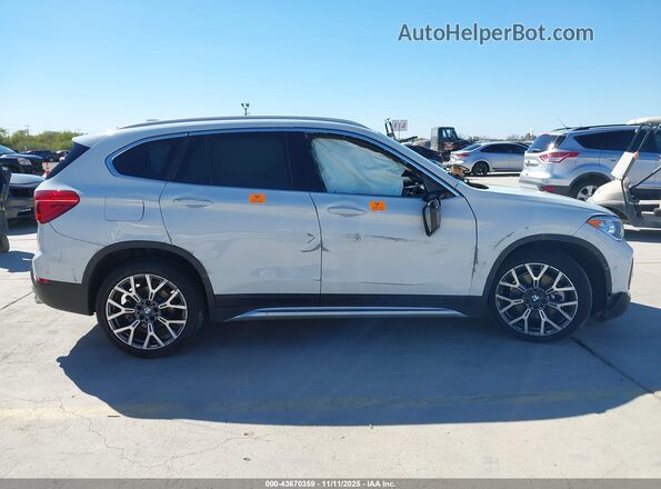 WBXJG7C01N5U65601 2022 BMW X1 Белый Вид щитка приборов