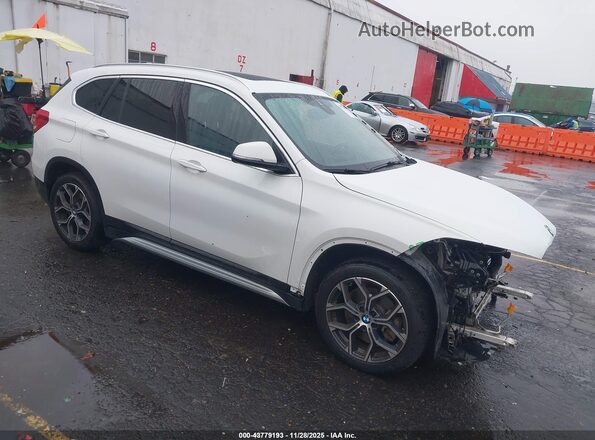 WBXJG9C03L5P45142 2020 BMW X1 Белый Передняя правая четверть