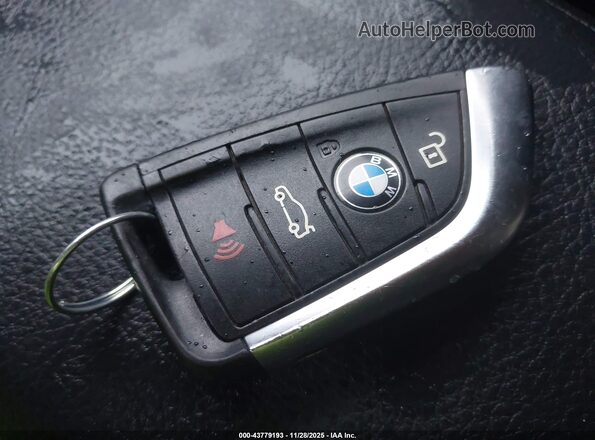 WBXJG9C03L5P45142 2020 BMW X1 Белый Вид панели приборов