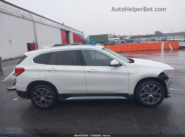 WBXJG9C03L5P45142 2020 BMW X1 Белый Панорамный вид салона 360°