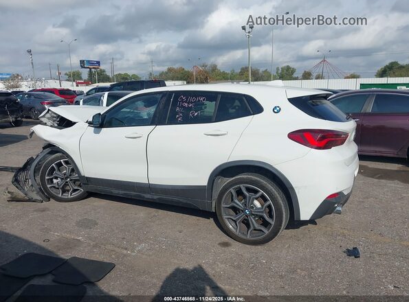 WBXYH9C06M5S52875 2021 BMW X2 White სალონის 360-გრადუსიანი ხედი