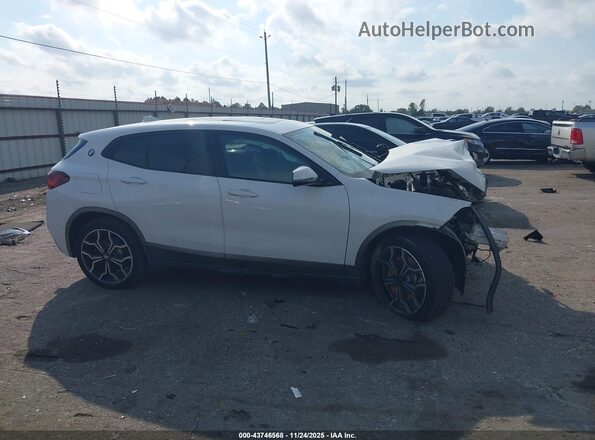 WBXYH9C06M5S52875 2021 BMW X2 White უკანა სალონის ხედი