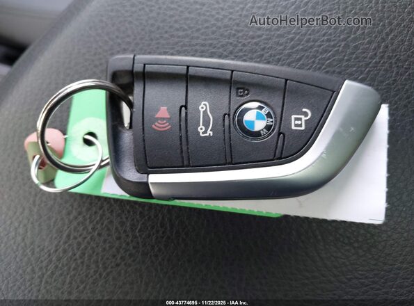 WBXYH9C09L5R51576 2020 BMW X2 Серебряный Вид панели приборов