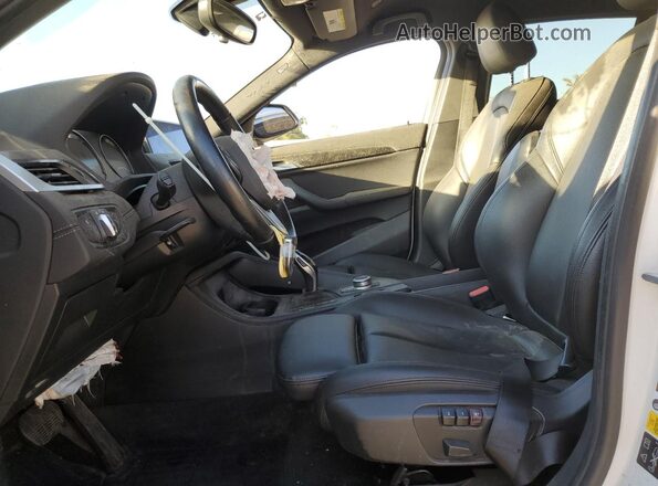 WBXYJ1C05L5P69847 2020 BMW X2 White Widok wnętrza z przodu
