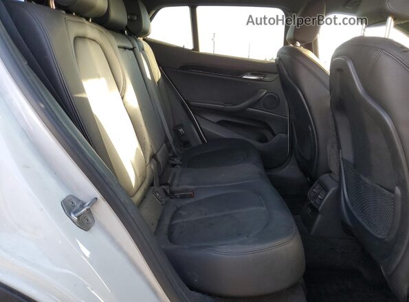 WBXYJ1C05L5P69847 2020 BMW X2 White Widok wnętrza z tyłu